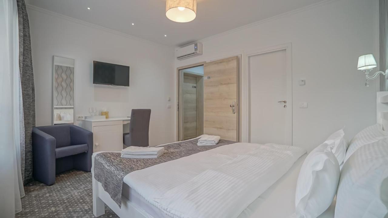 Affittacamere Monarch House 3*